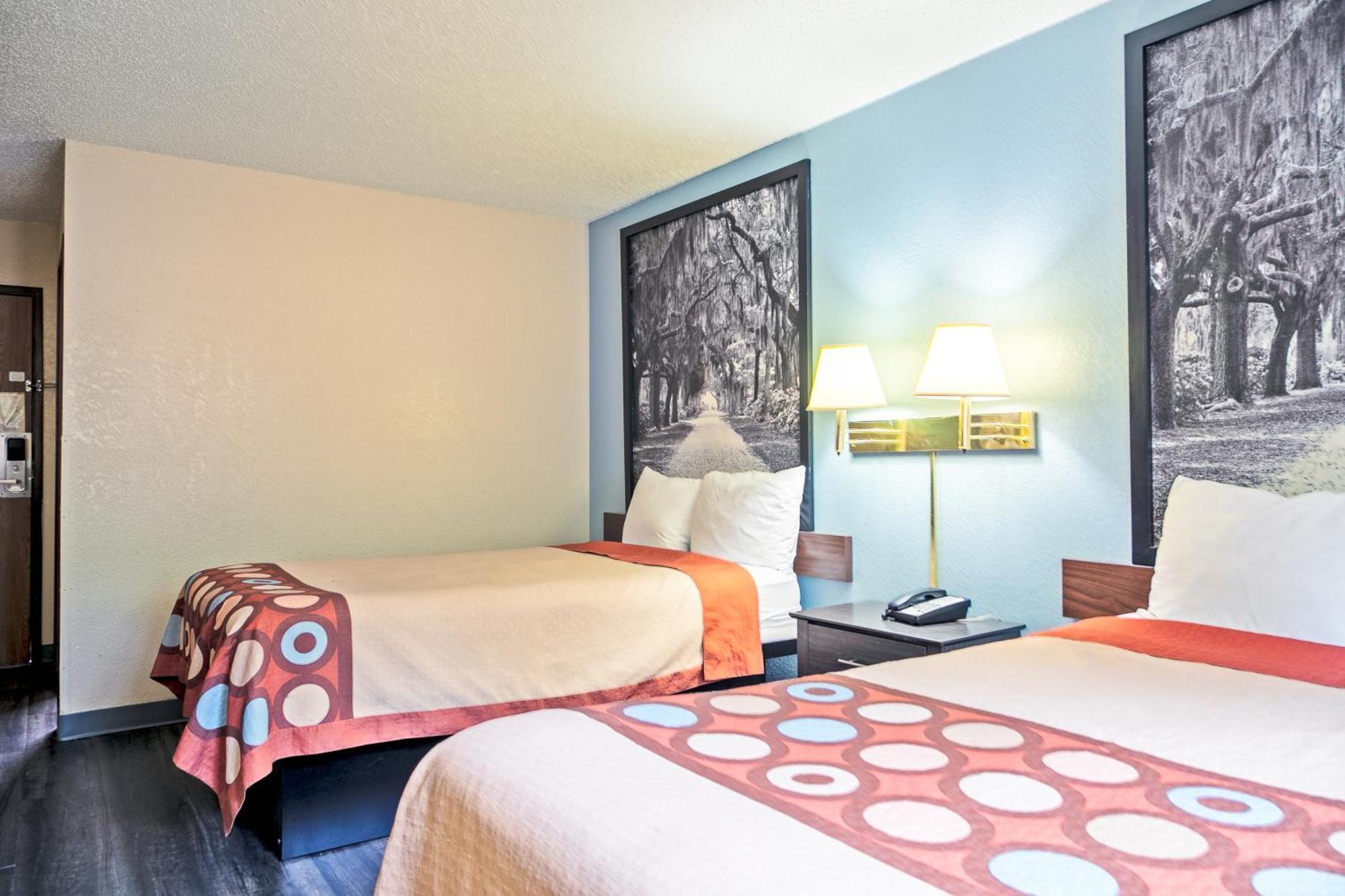 Super 8 By Wyndham Augusta Ft Eisenhower Area Eksteriør billede